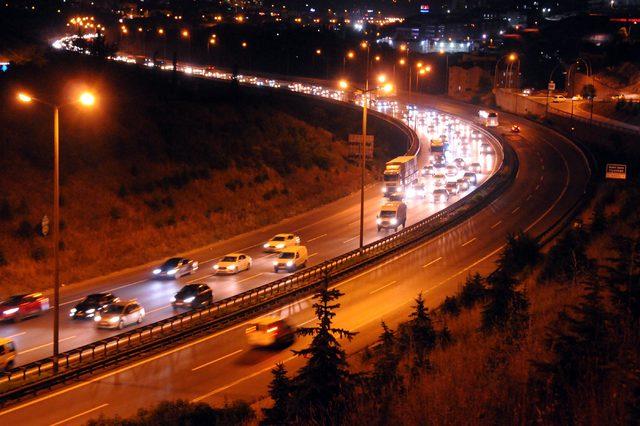 Tatilcilerin bayram dönüşü yoğunluğu başladı