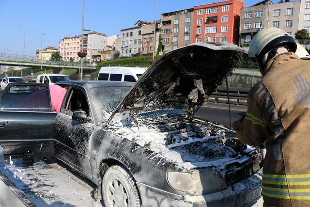 D-100 Karayolu'nda otomobildeki yangın trafiği aksattı