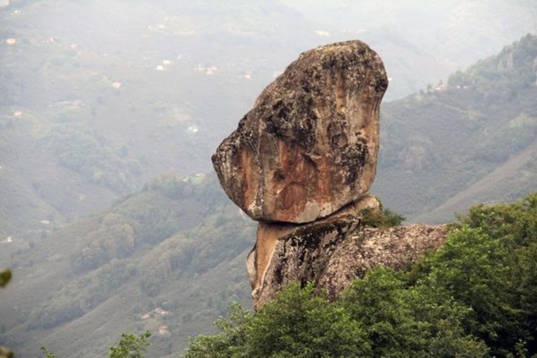 Bu kaya fizik kurallarını alt &uuml;st ediyor! 