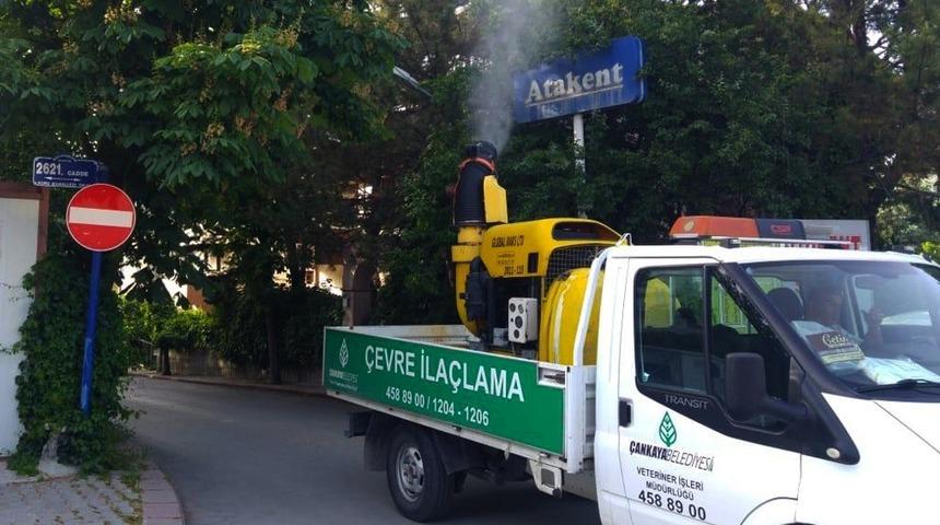 İlaçlama ekipleri 24 saat sokakta