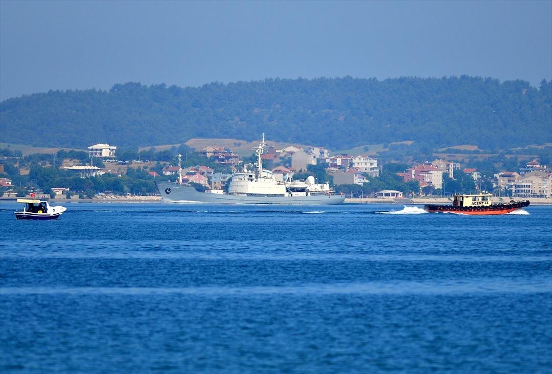&Ccedil;anakkale Boğazı'nda hareketli anlar