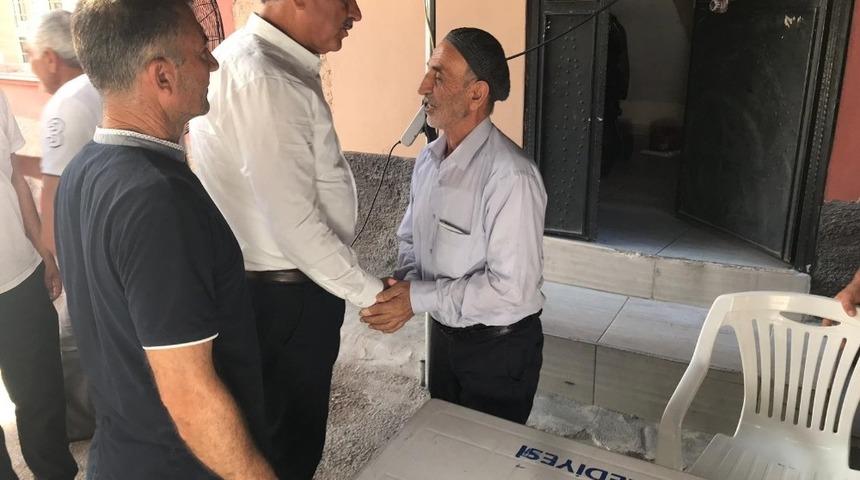 Başkan Karalar, bayramda şehit yakınlarının acılarını paylaştı