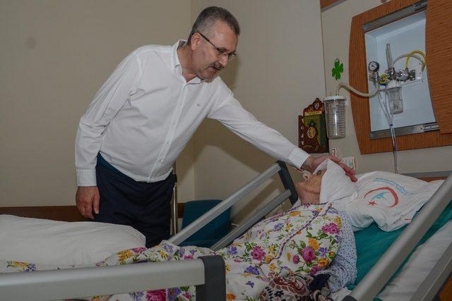 Özkan, ramazan bayramında hastaları unutmadı