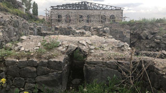 Kars Beylerbeyi Sarayı’nın yapımı sürüyor