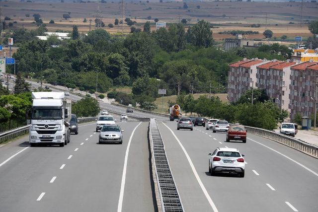 Edirne'de bayram dönüşü trafik yoğunluğu