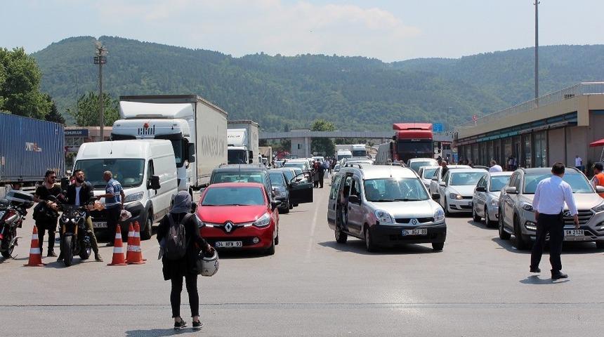 Tatilciler dönüşe geçti