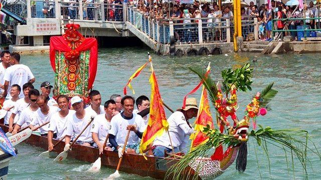 Hong Kong’da Ejderhalı Tekne Festivali heyecanı