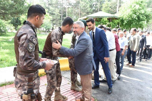 Başkan Aşgın ve meclis üyelerinden özel harekata ziyaret