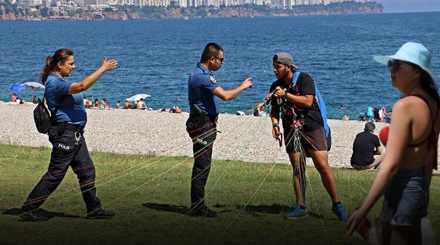 Turistin sorusu genci zor durumda bıraktı