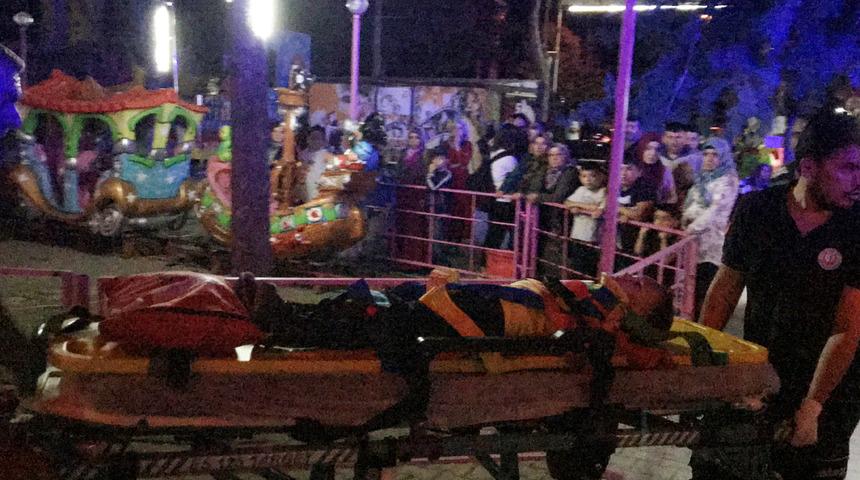 Lunaparkta tırtıl koptu: 4 yaralı