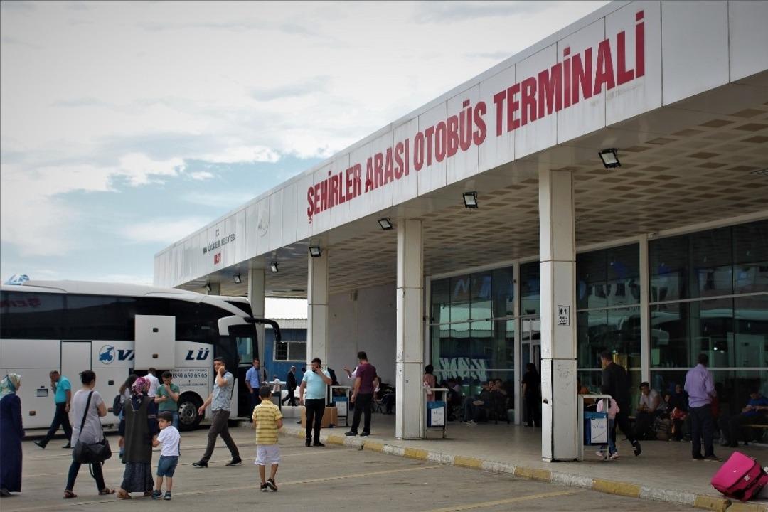 Van&rsquo;a gelen tatilcilerin bayram d&ouml;n&uuml;ş&uuml; yoğunluğu başladı