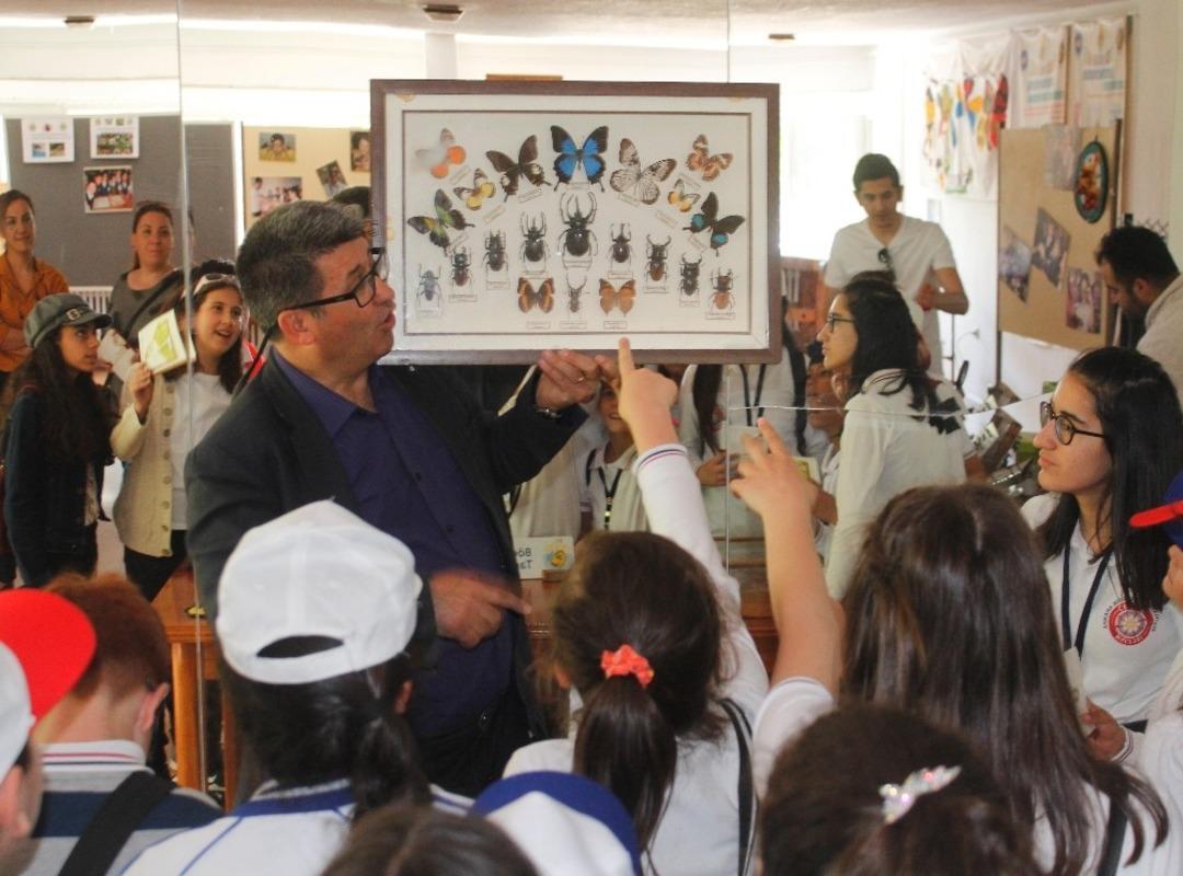 &Ccedil;ocuklarla b&ouml;ceklerin dostluğu