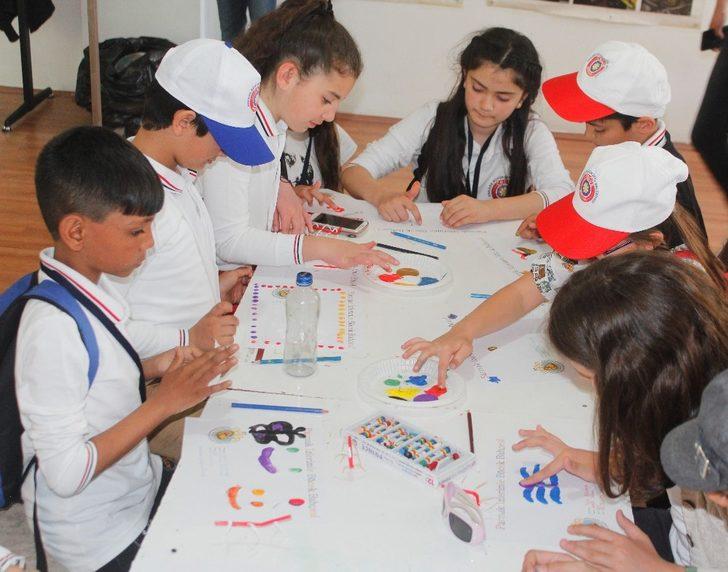 Çocuklarla böceklerin dostluğu G4