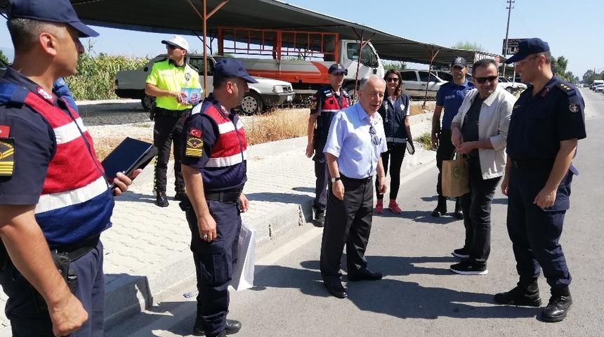 Emniyet ve jandarmadan bayram şekeri tadında uygulama