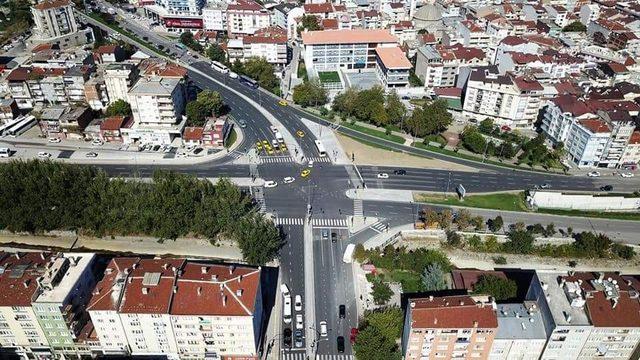 Bursa&rsquo;da yapılan d&uuml;zenlemelerle trafik sıkışıklığı azaldı 2