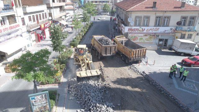 Lale Caddesi’ndeki 2.etap altyapı ve üstyapı çalışmalarına başlandı