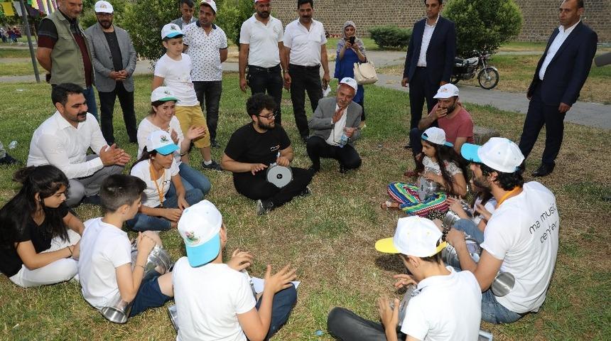 Diyarbakır&rsquo;da 4 g&uuml;n s&uuml;recek olan &lsquo;Sur &Ccedil;ocuk Festivali&rsquo; başladı