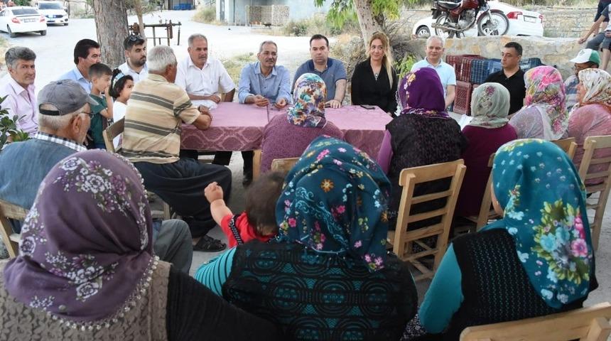 Bozdoğan, bayram tatilinde mahalleleri ziyaret etti
