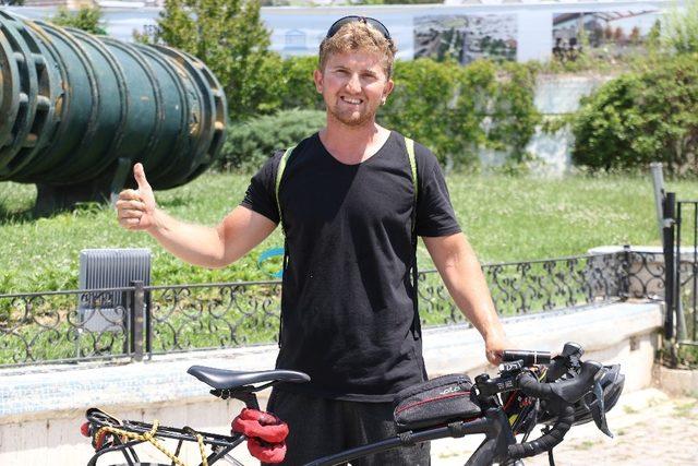 (Özel Haber) Bisikletli seyyah 8 günde İzmir’den Edirne’ye geldi