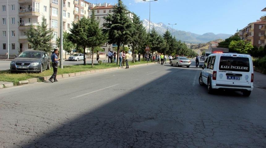 Otomobiller çarpıştı: 5 yaralı