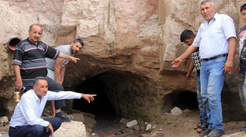 Evleri su bastı, yer altı şehri ortaya çıktı