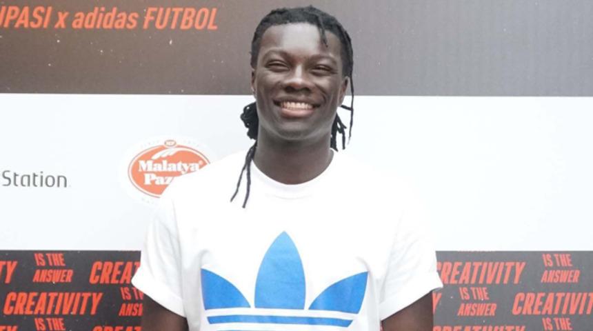 Sosyal medyada Bafetimbi Gomis ve Fenerbahçe iddiası