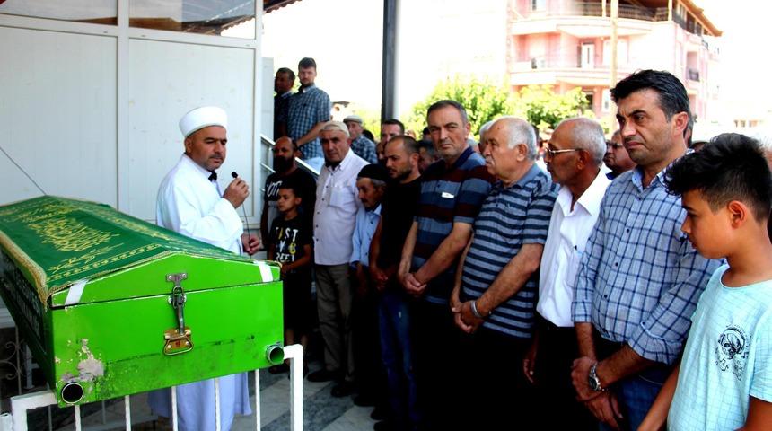 Kazada yaralanan Eslem, 15 g&uuml;nl&uuml;k yaşam m&uuml;cadelesini kaybetti