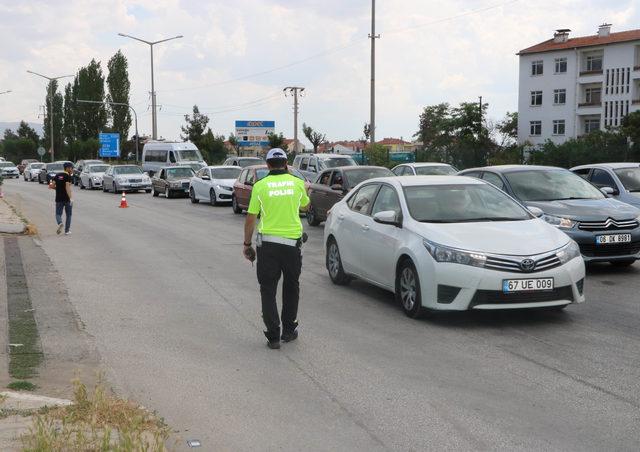 Afyonkarahisar- Antalya yolunda bayram dönüşü yoğunluk