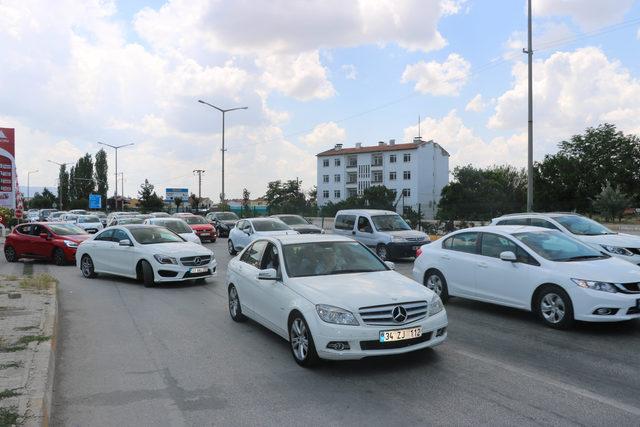 Afyonkarahisar- Antalya yolunda bayram dönüşü yoğunluk