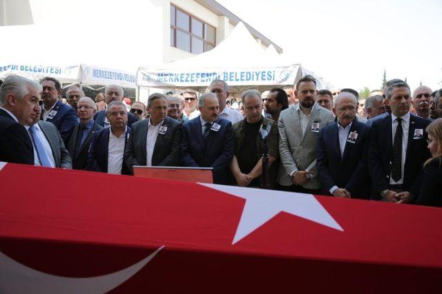 Antalya’da hayatını kaybeden CHP’li vekil Denizli’de toprağa verildi