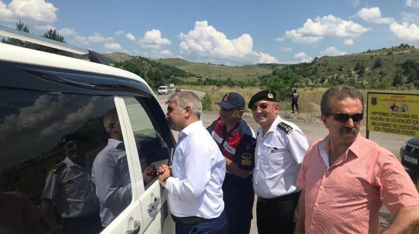Vali G&uuml;rel, uygulama noktalarında s&uuml;r&uuml;c&uuml;lere uyarılarda bulundu