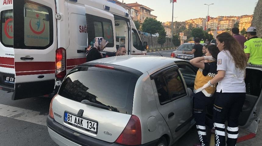 Kavşakta 3 ara&ccedil; birbirine girdi