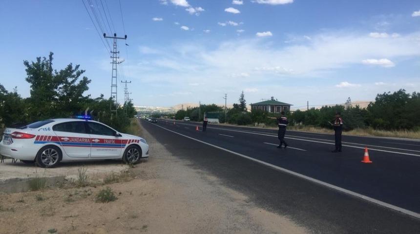 Jandarmadan  uygulama;16 araca ceza kesti,5&rsquo;ini trafikten men etti