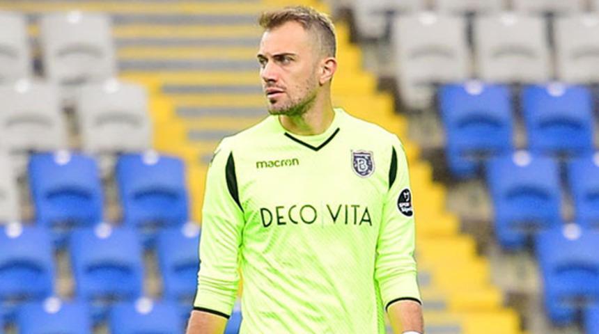 Mert Günok, kaldığı yerden devam ediyor