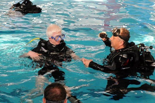 Bağcılar Belediyesi Feyzullah Kıyıklık Engelliler Sarayı, Türkiye’nin ilk engelli dalıcı dalış eğitim merkezi oldu