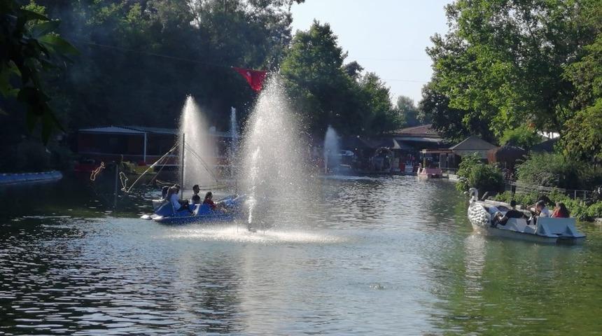 Manisalılar mesire alanlarına akın etti