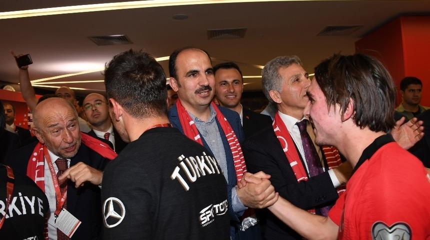 Başkan Altay Milli Takımı ve taraftarları tebrik etti