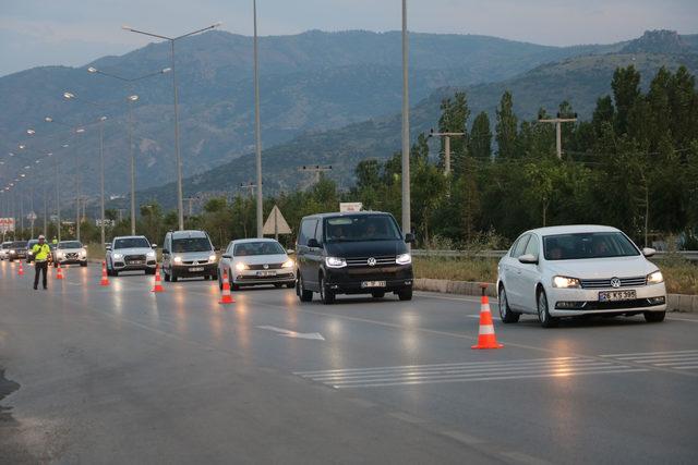 Bayram tatilinde Afyonkarahisar'dan 450 bin araç geçti