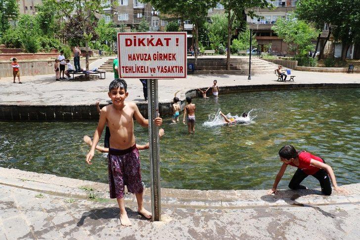 Sıcaktan bunalan çocuklar Anzele suyuna koştu G5