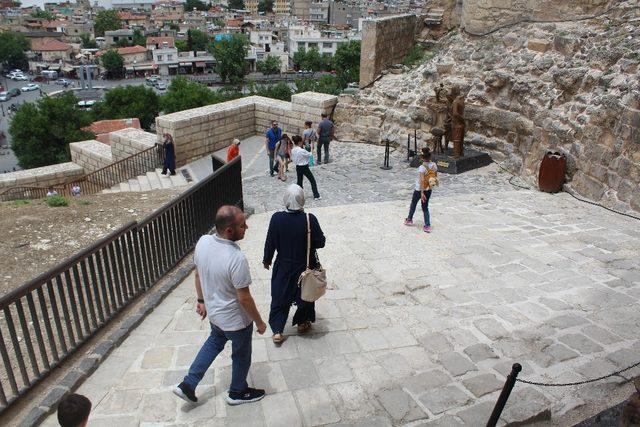 Tarihi Gaziantep Kalesi’ne yoğun ilgi