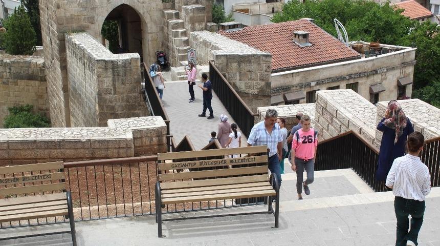 Tarihi Gaziantep Kalesi’ne yoğun ilgi