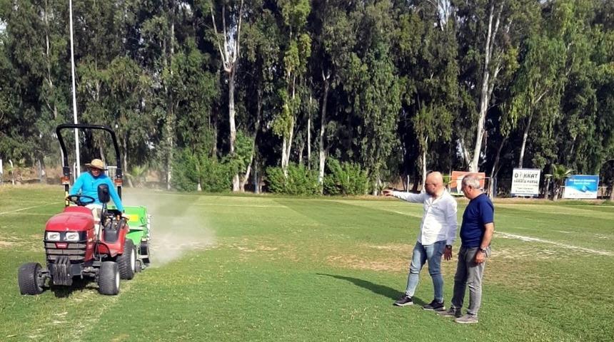 Karacailyas futbol sahası yenilendi
