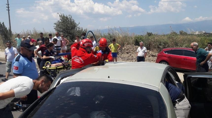 Burhaniye&rsquo;de trafik kazası: 4 yaralı