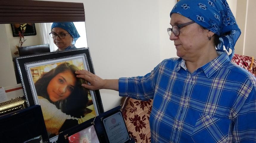 Şehit Ayb&uuml;ke &ouml;ğretmenin annesi: İnşallah k&ouml;klerini kurutacaklar