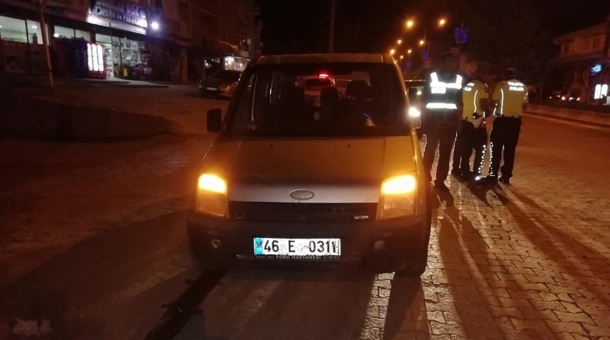 Otomobil ile hafif ticari ara&ccedil; &ccedil;arpıştı: 1 Yaralı