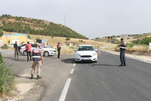 Jandarma, bayram dönüşüne geçenleri dikkatli olmaları için uyardı