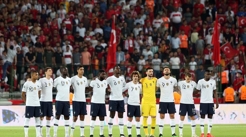 Emmanuel Macron: Türkiye maçında milli marşımızın ıslıklanması kabul edilemez