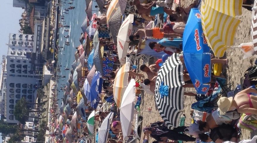 Günel, bayram tatilini Kuşadası’nı geçiren tatilcilere teşekkür etti