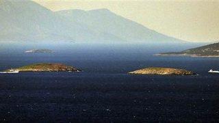 Kardak kayalıklarındaki gergin anlar telsiz konuşmalarında!