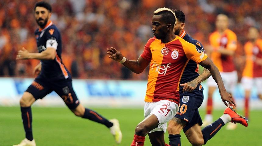 Menajeri müjdeyi verdi! Onyekuru G.Saray'a...